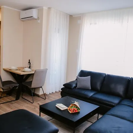 Apartment Lena 13 *