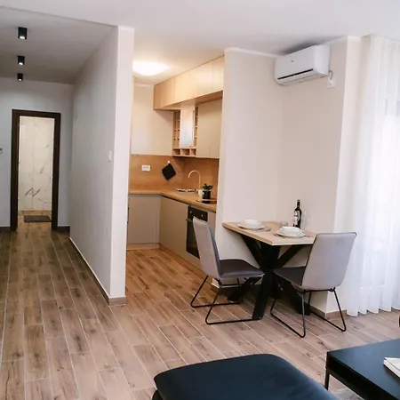 Lena Pool - 13 * Врдник