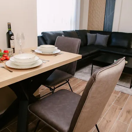 Lena 13 Apartment *