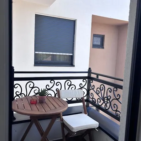 Lena Pool - 13 Врдник