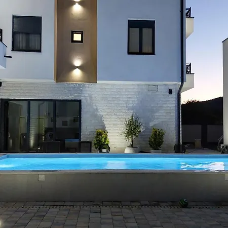 Lena Pool - 13 * Врдник